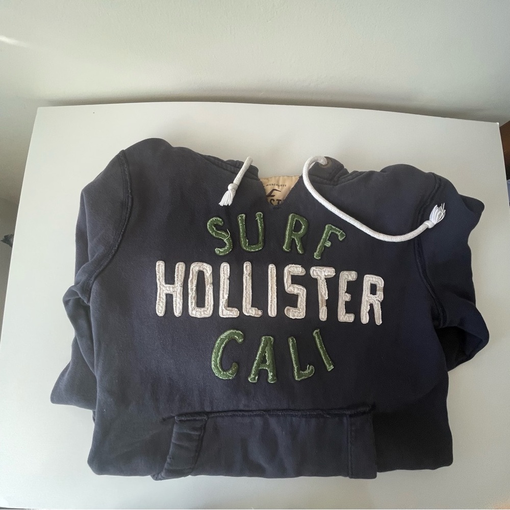 Hollister Hoodie men’s size S.
